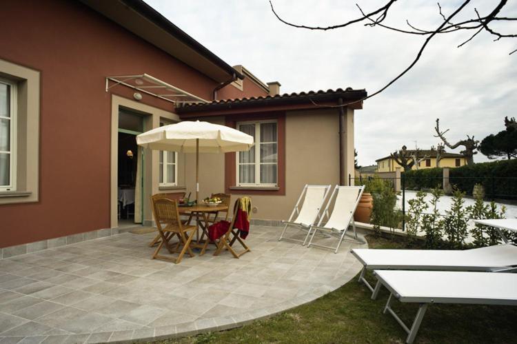 Cevoli Country Resort Lari Exterior foto