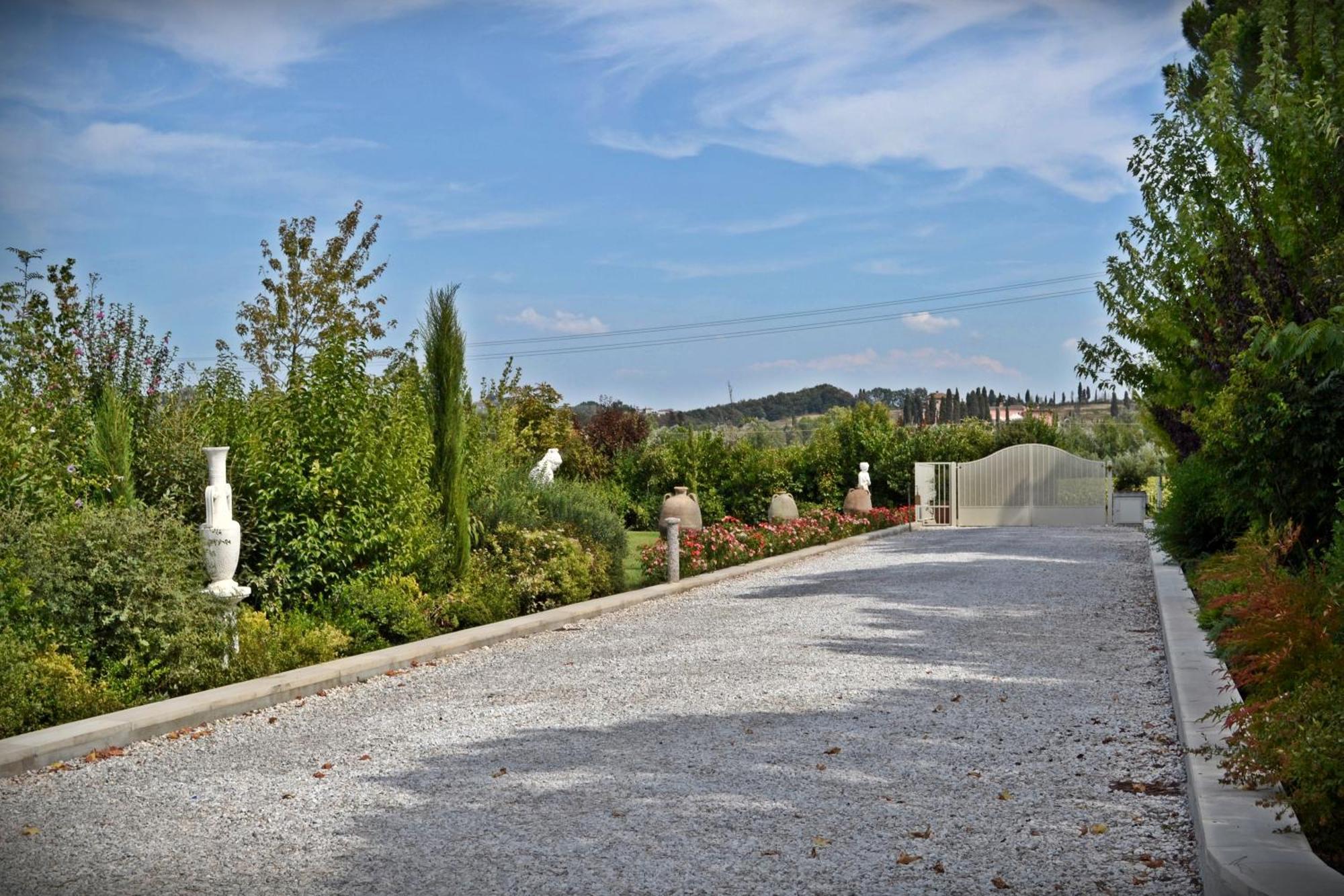 Cevoli Country Resort Lari Exterior foto