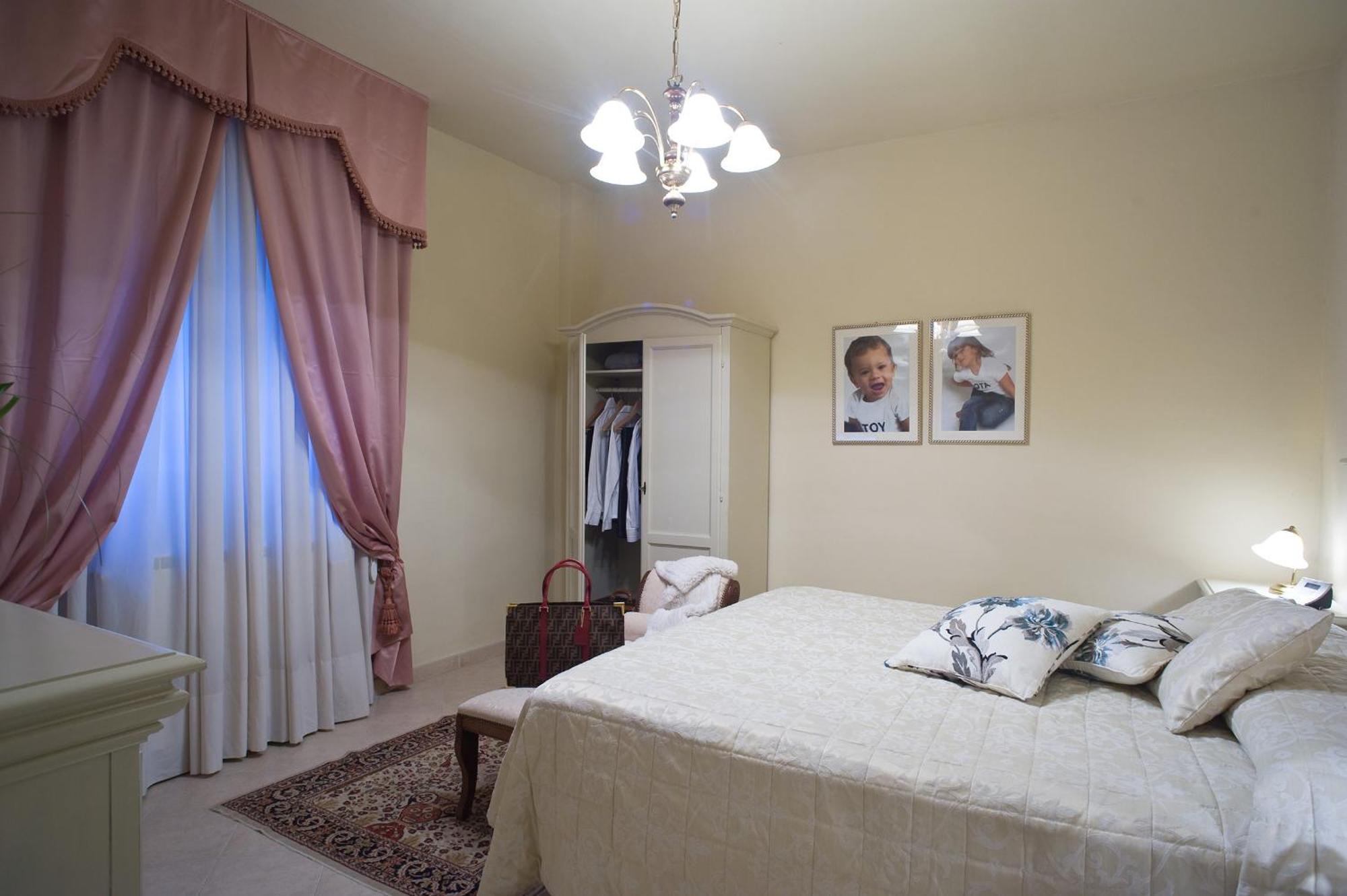Cevoli Country Resort Lari Habitación foto