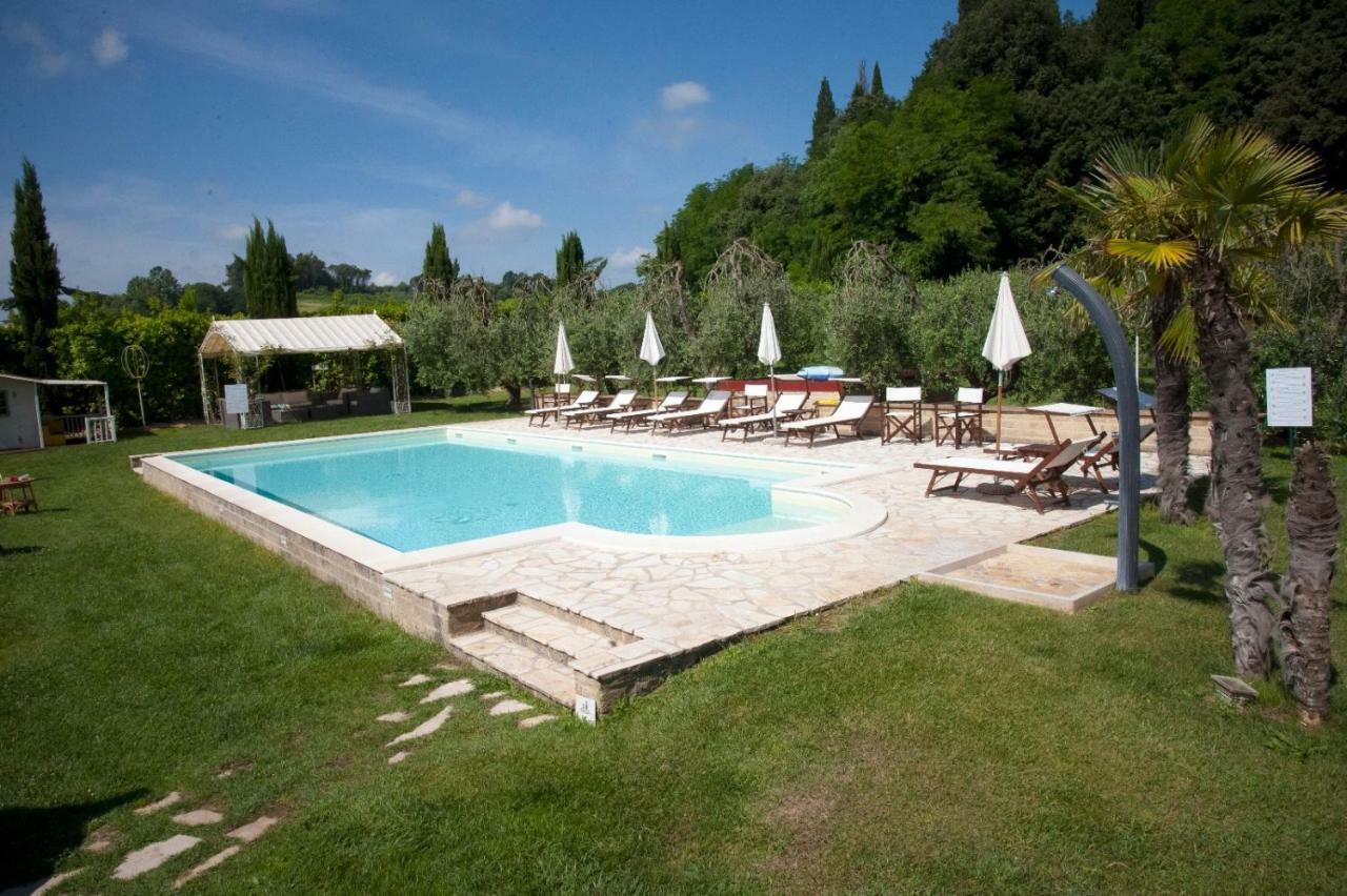 Cevoli Country Resort Lari Exterior foto