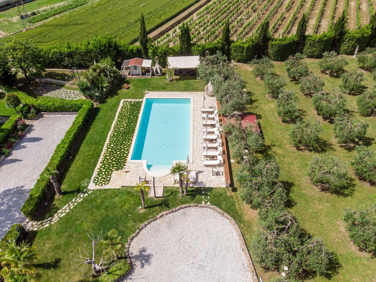 Cevoli Country Resort Lari Exterior foto